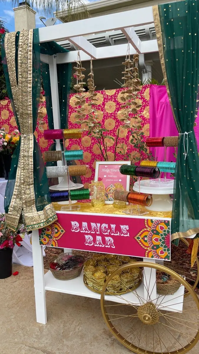 alt="DIY craft station for wedding"